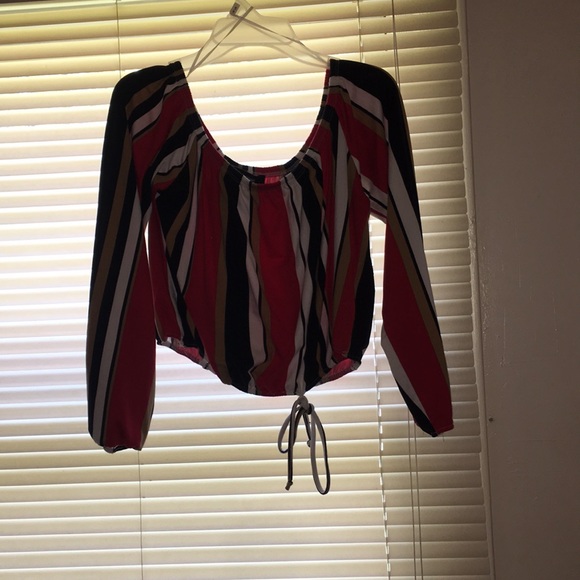 Striped red black  crop top with tie in the front - Picture 1 of 1